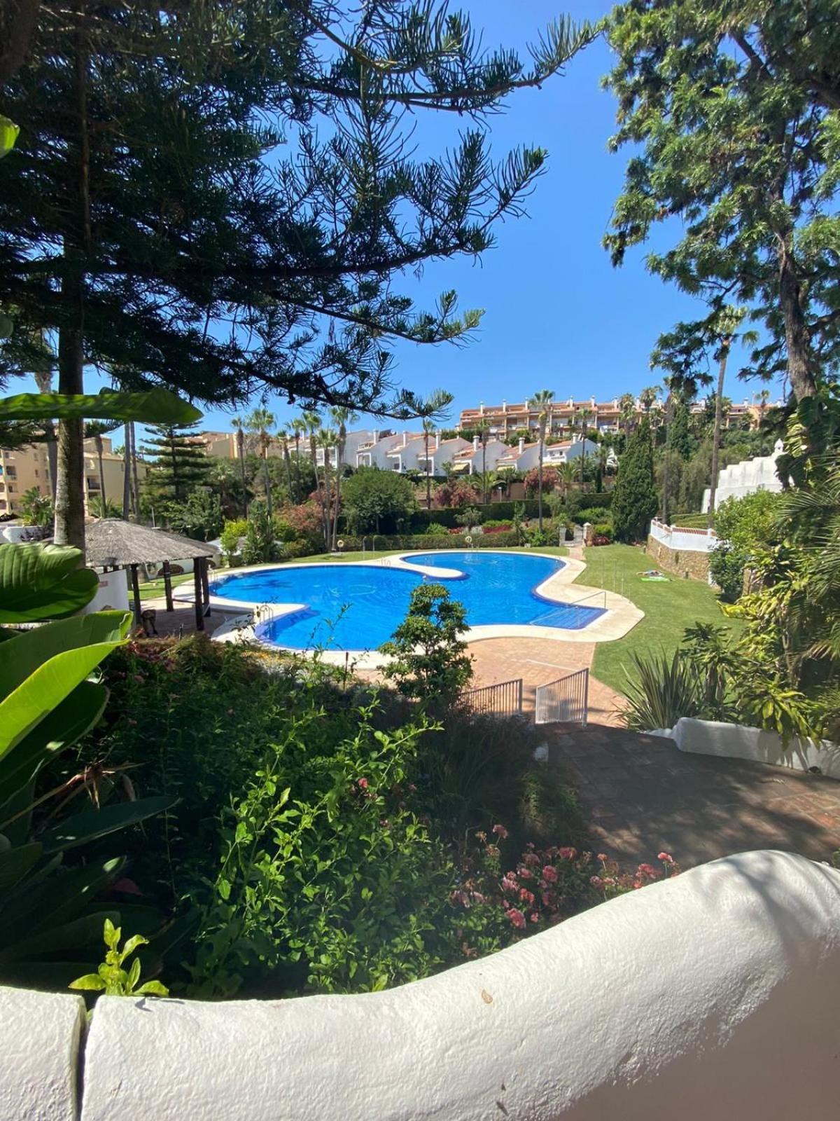 Benalgolf Vista Al Mar - Piscina Y Playa - Cercano A Campo De Golf ベナルマデナ エクステリア 写真